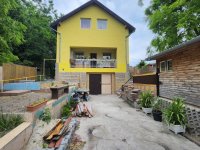 Eladó családi ház, Szigetszentmiklóson 75 M Ft, 4+1 szobás