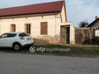 Eladó családi ház, Őcsényen 16 M Ft, 2 szobás