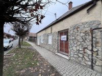 Eladó üzlethelyiség