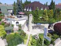 Eladó hotel, Keszthelyen 246.554 M Ft, 14 szobás
