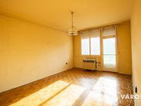 Eladó téglalakás