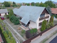 Eladó családi ház, Nyáregyházán 114.99 M Ft, 7 szobás