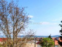 Eladó téglalakás, Balatonfüreden 197 M Ft, 10 szobás