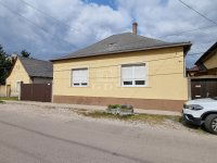 Eladó családi ház, Székesfehérvárott 75 M Ft, 4 szobás