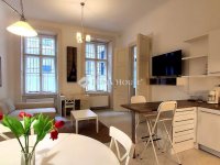 Eladó téglalakás, V. kerületben 189 M Ft, 3 szobás