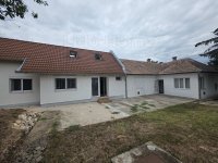 Eladó családi ház, Balatonlelleén 79.9 M Ft, 6 szobás
