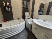 Eladó családi ház, VIII. kerületben 329 M Ft, 5 szobás