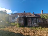 Eladó ikerház, Esztergomban 19.9 M Ft, 2 szobás