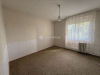 Eladó panellakás, Pécsett 32.5 M Ft, 2 szobás