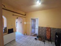 Eladó családi ház, Csolnokon 29.99 M Ft, 2 szobás