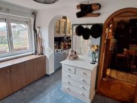 Eladó családi ház, Budaörsön 180 M Ft, 5 szobás