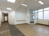 Kiadó üzlethelyiség, Debrecenben 750 E Ft / hó