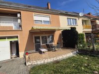 Eladó téglalakás, Sárváron 97.5 M Ft, 4 szobás