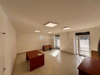 Kiadó üzlethelyiség, X. kerületben, Üllői úton 250 E Ft / hó