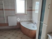 Eladó családi ház, Tápiószecsőn 159.99 M Ft, 6 szobás