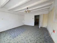 Eladó családi ház, Szegeden 29.99 M Ft, 2 szobás