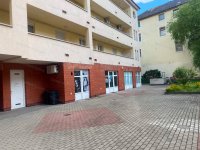 Kiadó üzlethelyiség, Szolnokon 130 E Ft / hó, 1 szobás