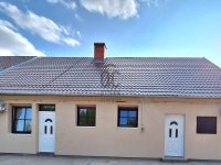 Eladó családi ház, Tolnán 79 M Ft, 8 szobás