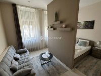 Eladó téglalakás, Szegeden 90 M Ft, 4 szobás