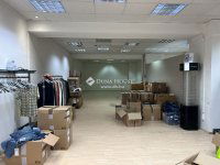 Eladó üzlethelyiség