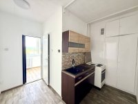 Eladó panellakás, Oroszlányban 29.99 M Ft, 1+1 szobás