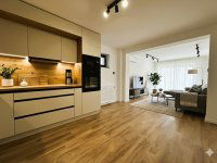 Eladó téglalakás, Pécsett 79.9 M Ft, 3 szobás