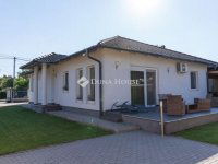 Eladó családi ház, XVIII. kerületben 164.999 M Ft, 4 szobás