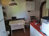 Eladó családi ház, Pécsett 30 M Ft, 1+3 szobás