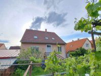 Eladó családi ház, Pécsett 86.5 M Ft, 6 szobás