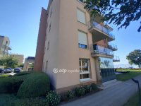 Eladó téglalakás, Siófokon 83 M Ft, 2 szobás