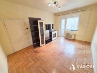 Eladó téglalakás