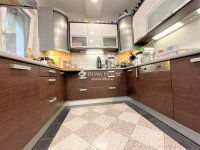 Eladó üzlethelyiség