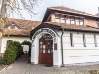 Eladó hotel, Szombathelyen 270 M Ft, 16 szobás