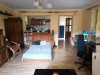 Eladó családi ház, Vértesbogláron 89.9 M Ft, 8 szobás