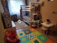 Eladó panellakás, Szegeden 74 M Ft, 2+2 szobás