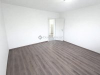 Eladó panellakás, Kecskeméten 52.49 M Ft, 3 szobás