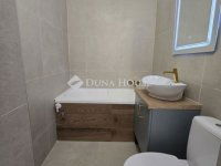 Eladó panellakás, Pécsett 44.9 M Ft, 2+1 szobás