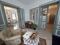 Eladó családi ház, Szomolyán 135 M Ft, 8+1 szobás