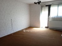 Eladó családi ház, Veszprémben 69.6 M Ft, 5 szobás