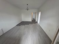 Eladó panellakás, Pécsett 48.9 M Ft, 3 szobás