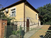 Eladó családi ház, Pécsett 59 M Ft, 2 szobás