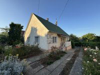 Eladó nyaraló, Balatonföldváron 79.9 M Ft, 4 szobás