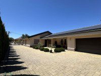 Eladó családi ház, Nyíregyházán 168 M Ft, 4 szobás