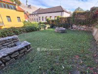 Eladó téglalakás, Veszprémben 119 M Ft, 4 szobás