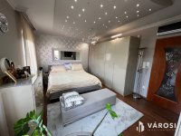 Eladó családi ház, Debrecenben 420 M Ft, 5+1 szobás