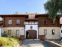 Eladó családi ház, Ceglédbercelen 457.2 M Ft, 11 szobás