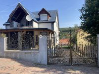 Eladó családi ház, Gödöllőn 165 M Ft, 8 szobás