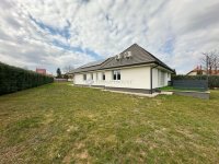 Eladó családi ház, Pécsett 235 M Ft, 5 szobás