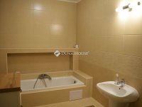 Eladó családi ház, III. kerületben 169 M Ft, 7 szobás