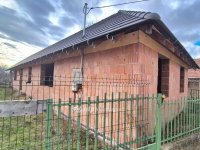 Eladó családi ház, Cecén 30.99 M Ft, 4 szobás